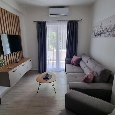 Apartment Ninas Ντόμπροτα Εξωτερικό φωτογραφία