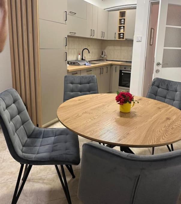 Apartment Ninas Ντόμπροτα Εξωτερικό φωτογραφία