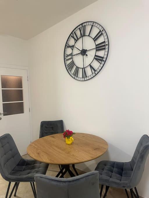 Apartment Ninas Ντόμπροτα Εξωτερικό φωτογραφία