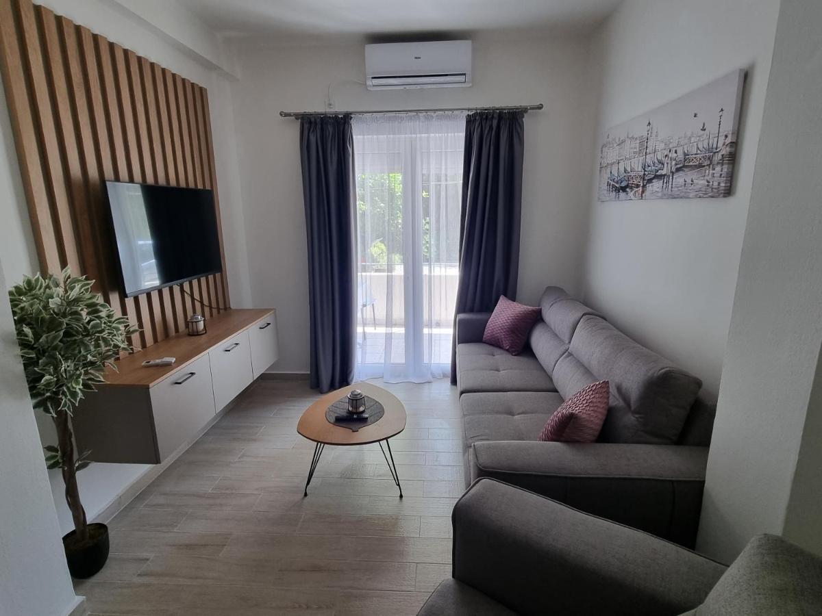 Apartment Ninas Ντόμπροτα Εξωτερικό φωτογραφία